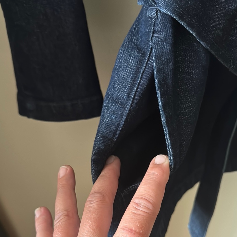 💙🐟🐳🔵Eddie Bauer Blue Jean Jacket Classic Lightweight Design - Picture 4 of 10